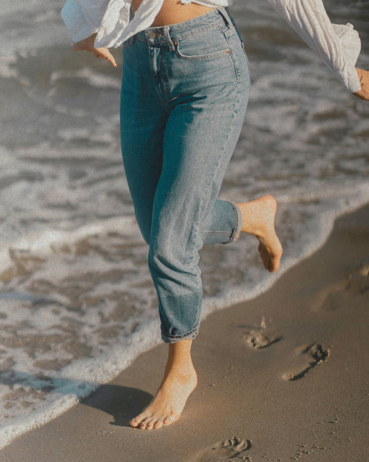 5 Signs of Overgiving in Relationships (and the Mindset Shifts to Heal Through Journaling)